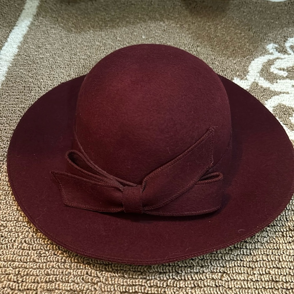 Jessica Simpson wool hat.